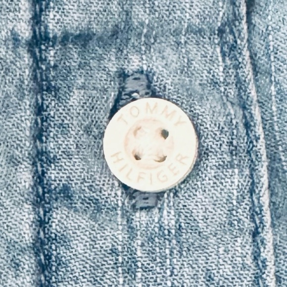 Tommy Hilfiger Size Large Blue Chambray Casual Button Down Shirt Cotton/Viscose - Picture 5 of 6